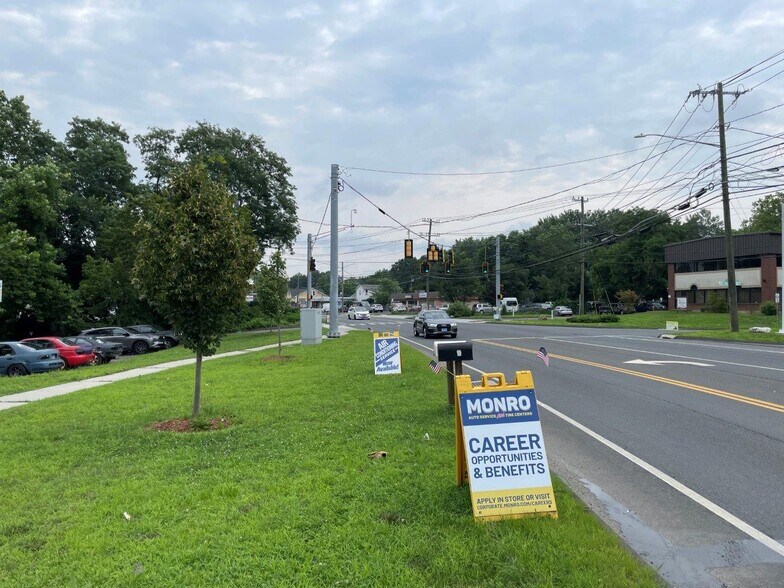 More Photos Of 26 Newtown Rd, Danbury Auto Repair For Lease