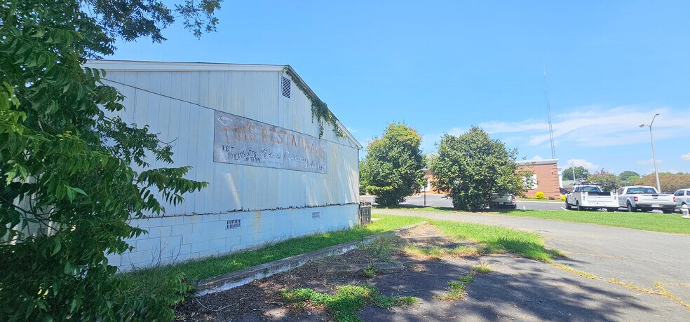 More Photos Of 6 N Roosevelt St, York Restaurant For Sale
