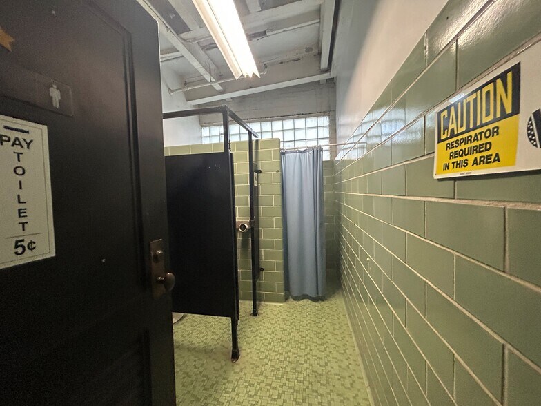 More Photos Of 1000 Osborne St, Saint Marys Manufacturing For Sale