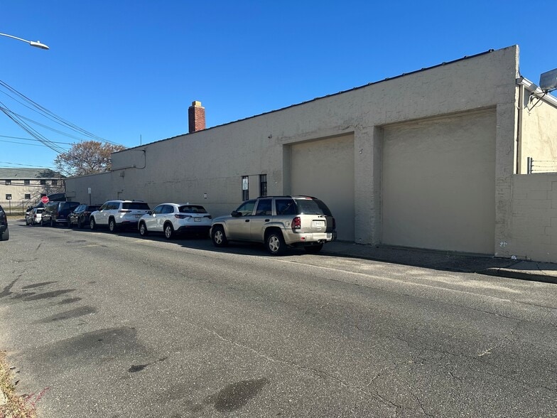 More Photos Of 333 Hempstead Tpke, Elmont Light Manufacturing For Sale