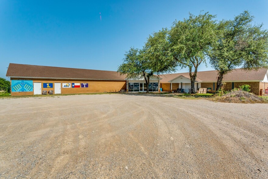 Primary Photo Of 220 W Lipan Dr, Lipan Religious Facility For Sale