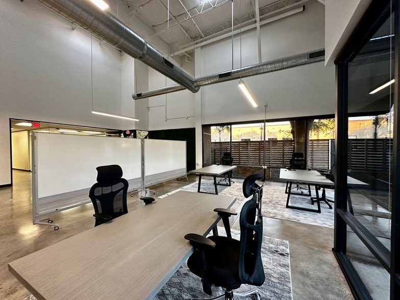 More Photos Of 2214 Braker Ln, Austin Distribution For Lease