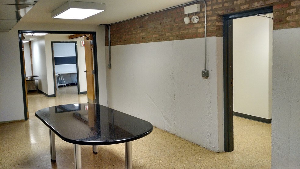 More Photos Of 1659 W Hubbard St, Chicago Loft Creative Space For Lease