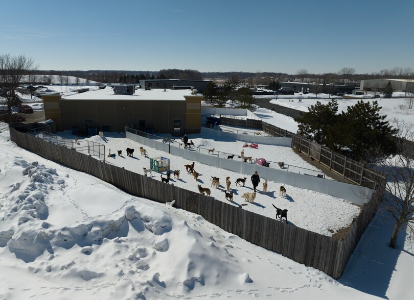 More Photos Of 5821 Industrial Ln SE, Prior Lake Veterinarian Kennel For Sale
