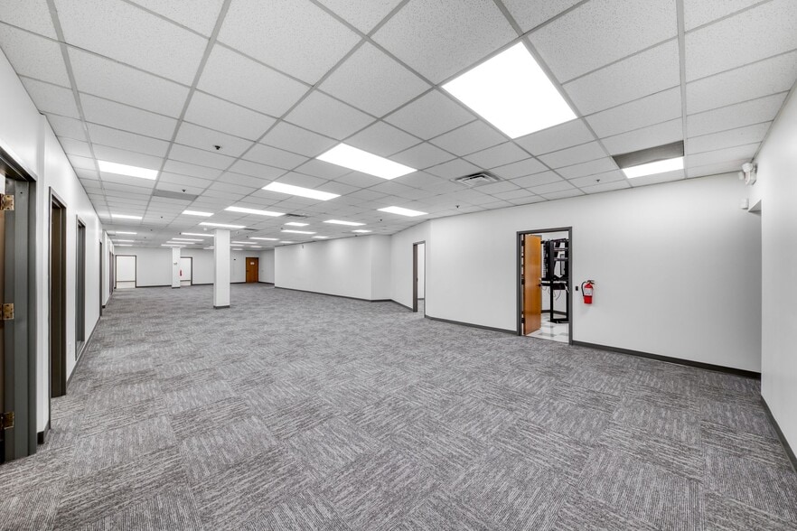 More Photos Of 3285 Saturn Ct, Peachtree Corners Warehouse For Lease