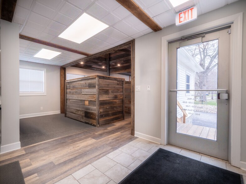 More Photos Of 1367 W Ridge Rd, Rochester Office For Sale