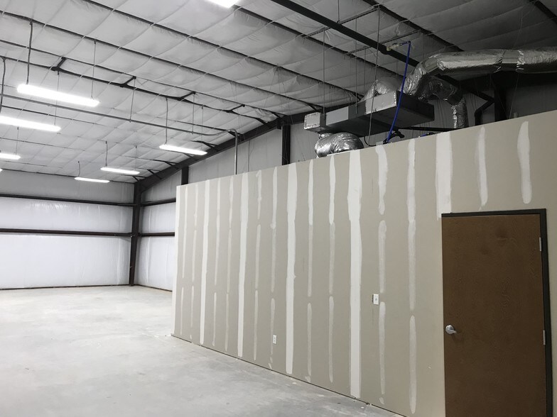 More Photos Of 121 CR 423, Spicewood Unknown For Lease