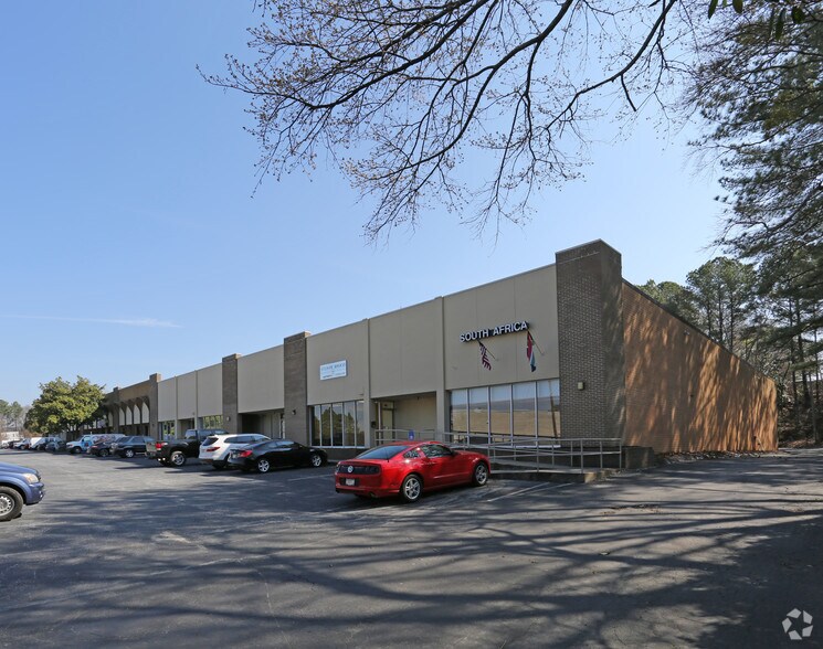 Primary Photo Of 2080 Peachtree Industrial Ct, Atlanta Warehouse For Lease