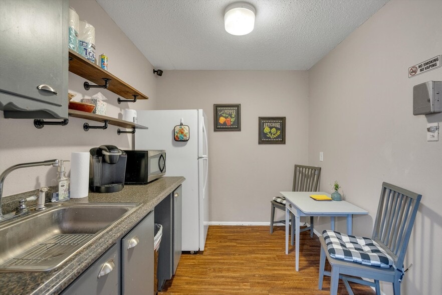 More Photos Of 4005 Rufe Snow Dr, North Richland Hills Medical For Sale