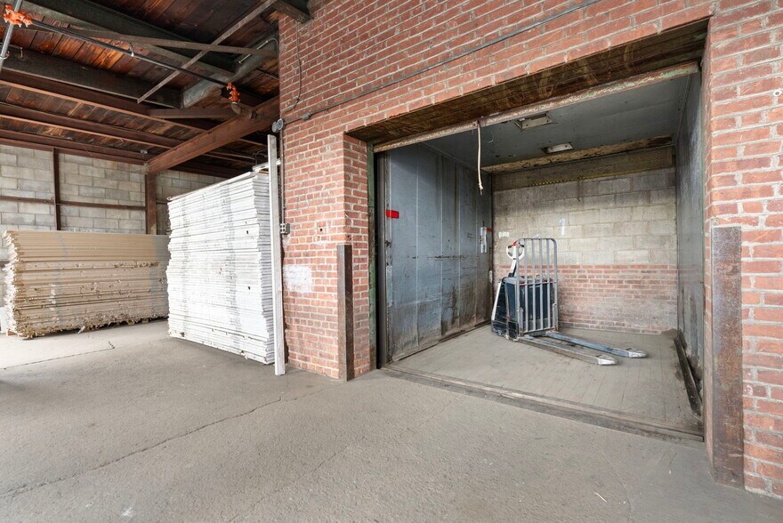 More Photos Of 310 Sherman Ave, Newark Warehouse For Sale