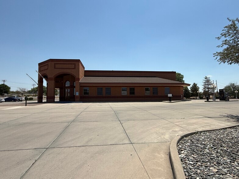 More Photos Of 500 U.S. 50 Business Loop, Olathe General Retail For Sale