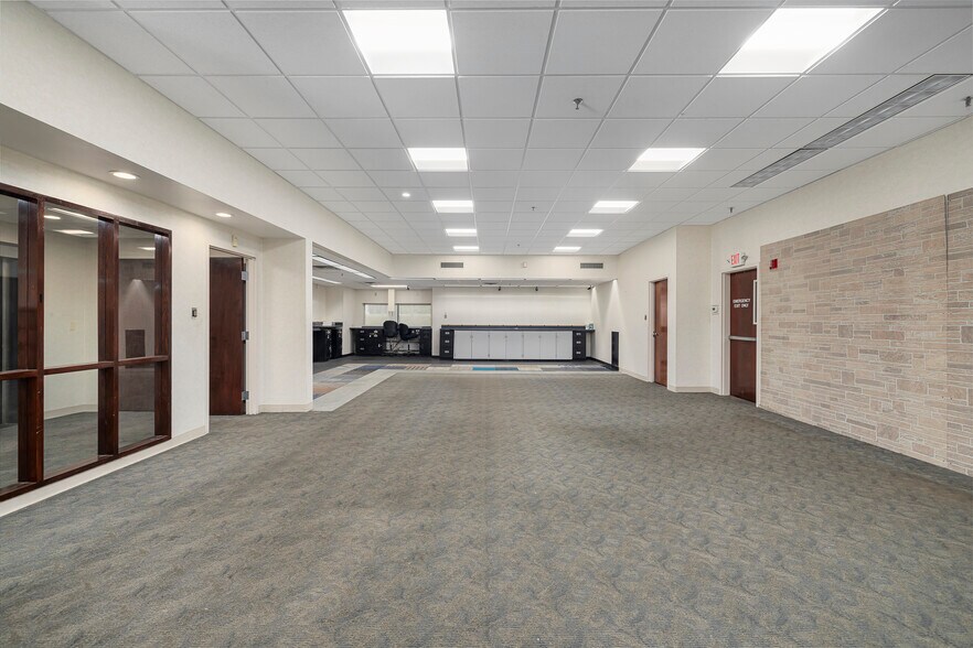 More Photos Of 999 S Broadway, East Providence Medical For Sale