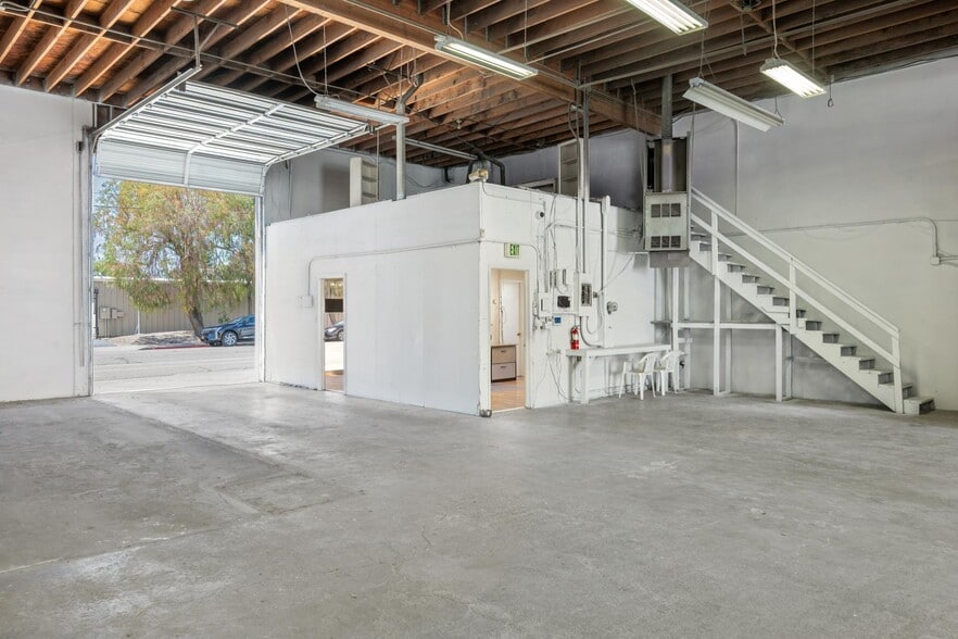 More Photos Of 2475 Bluebell Dr, Santa Rosa Industrial For Lease
