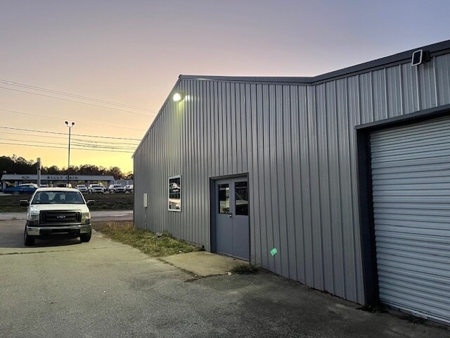 More Photos Of 4200 Maysville Rd, Commerce Light Distribution For Lease