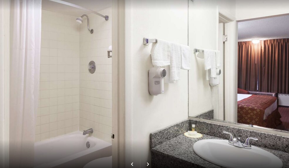More Photos Of 1620 N University Ave, Lafayette Hotel For Sale