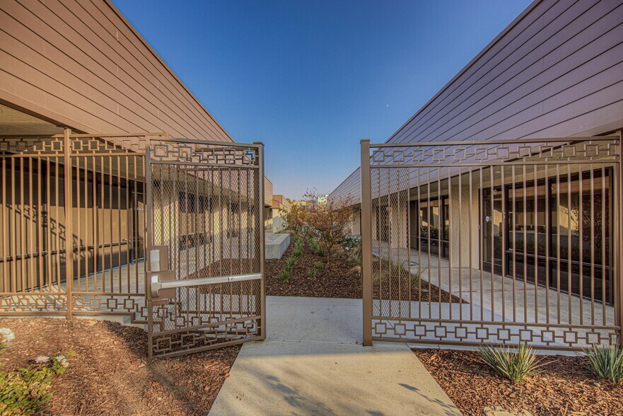 More Photos Of 5300 Lennox Ave, Bakersfield Medical For Lease