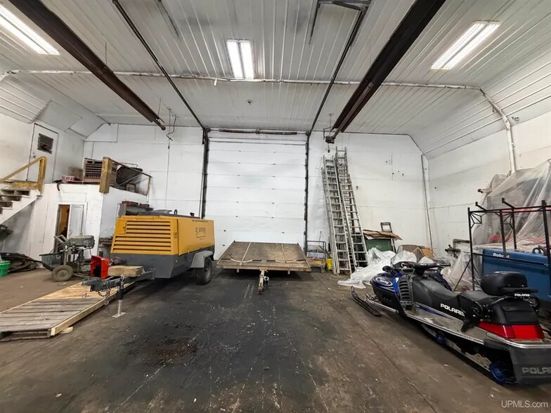 More Photos Of 7 Brebner Rd E, Negaunee Flex For Sale