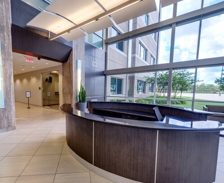 More Photos Of 2002 W Grand Pky N, Katy Office Residential For Lease