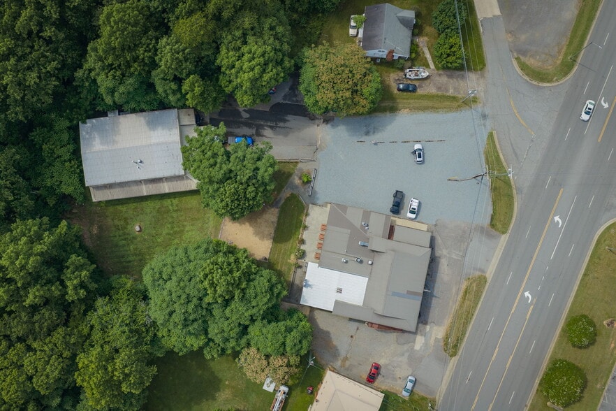 More Photos Of 2000 N Bridge St, Elkin Restaurant For Sale