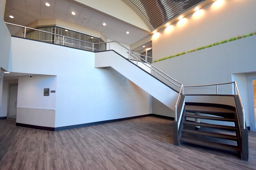 More Photos Of 775 Park Ave, Huntington Medical For Sale