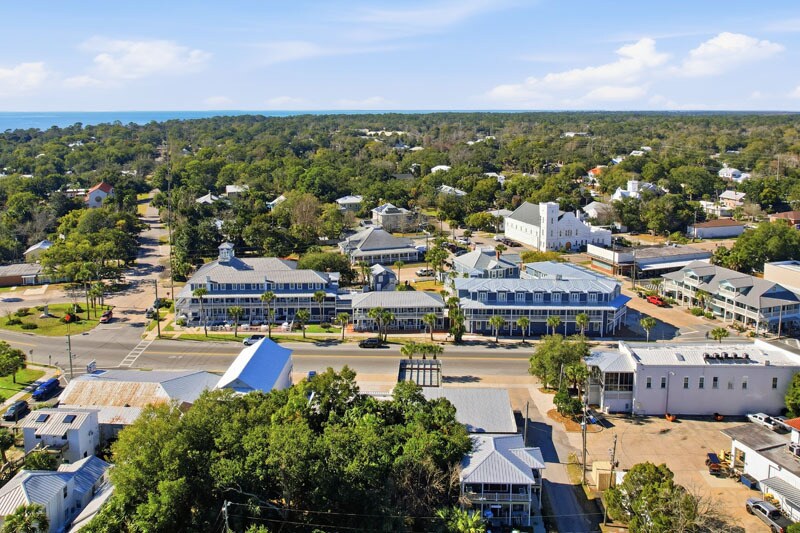 More Photos Of 51 Avenue C, Apalachicola Hotel For Sale