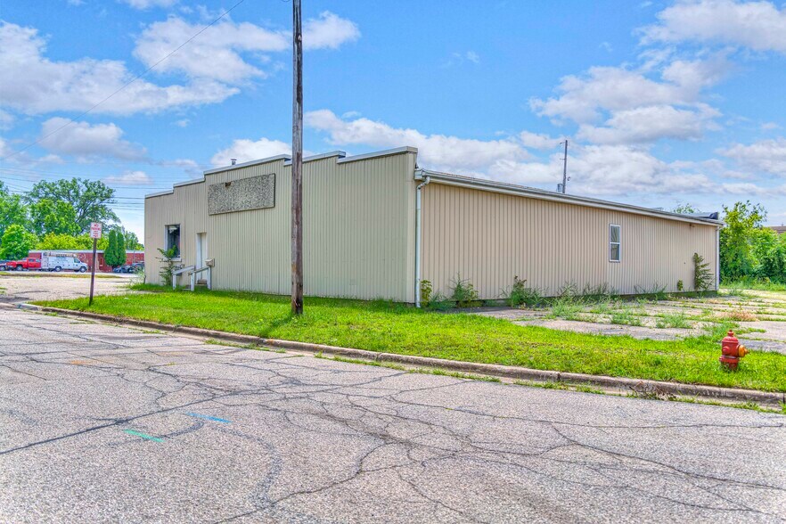 More Photos Of 409 Hupp Ave, Jackson Flex For Sale