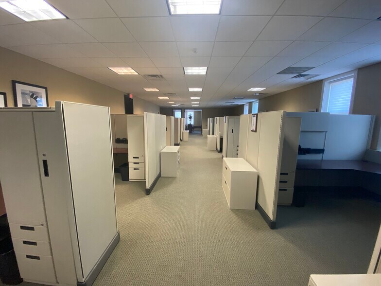 More Photos Of 101 N Elm St, Denton Freestanding For Lease