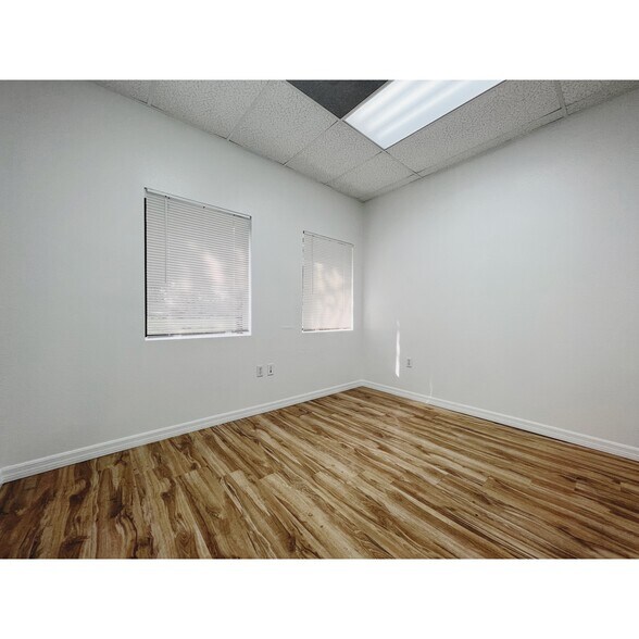 More Photos Of 7216 Chancery Ln, Orlando Warehouse For Lease