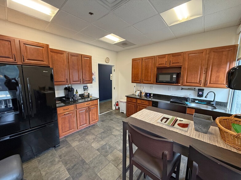 More Photos Of 10401 Tucker St, Beltsville Warehouse For Sale