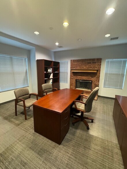 More Photos Of 6939 S 69th Ave, Tulsa Office For Lease
