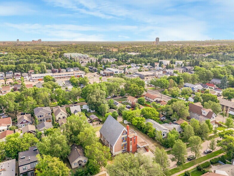 More Photos Of 9630 74 Av NW, Edmonton Flex For Sale