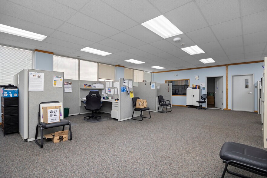 More Photos Of 419 W Market St, Sandusky Light Distribution For Sale