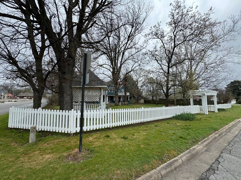 More Photos Of 224 W Chickasaw St, Tahlequah Hospitality For Sale