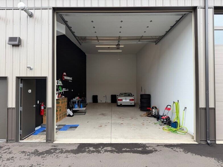 More Photos Of 1641 Balian Rd, Waterford Self Storage For Sale