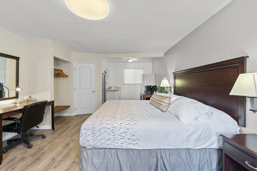 More Photos Of 1736 Santa Rosa Ave, Santa Rosa Hotel For Sale