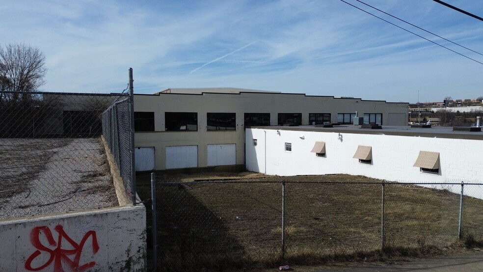 More Photos Of 3128 Bell St, Kansas City Warehouse For Lease