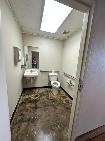 More Photos Of 36483 Old Perkins Rd, Prairieville Storefront Retail Office For Lease