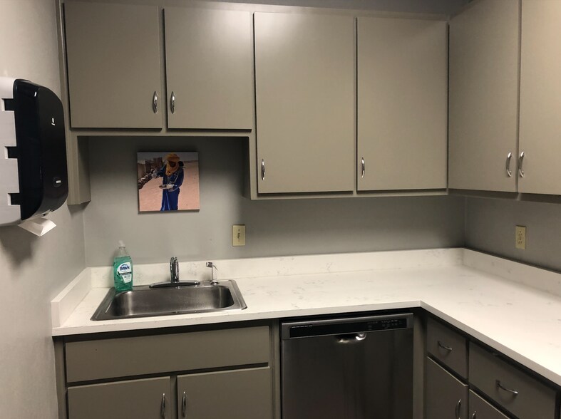 More Photos Of 180 N Palafox St, Pensacola Office For Lease