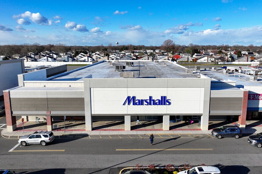 More Photos Of 825-895 W Montauk Hwy, West Babylon Unknown For Lease