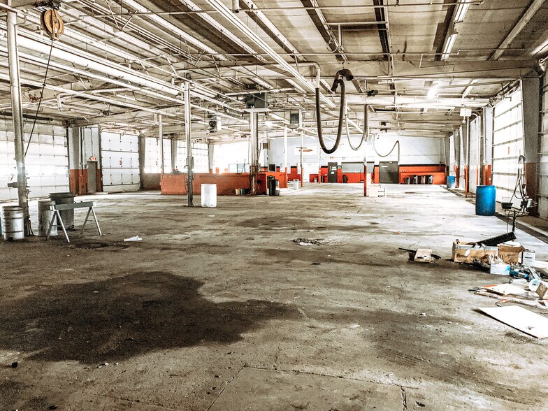 More Photos Of 271 E North Ave, Glendale Heights Freestanding For Sale