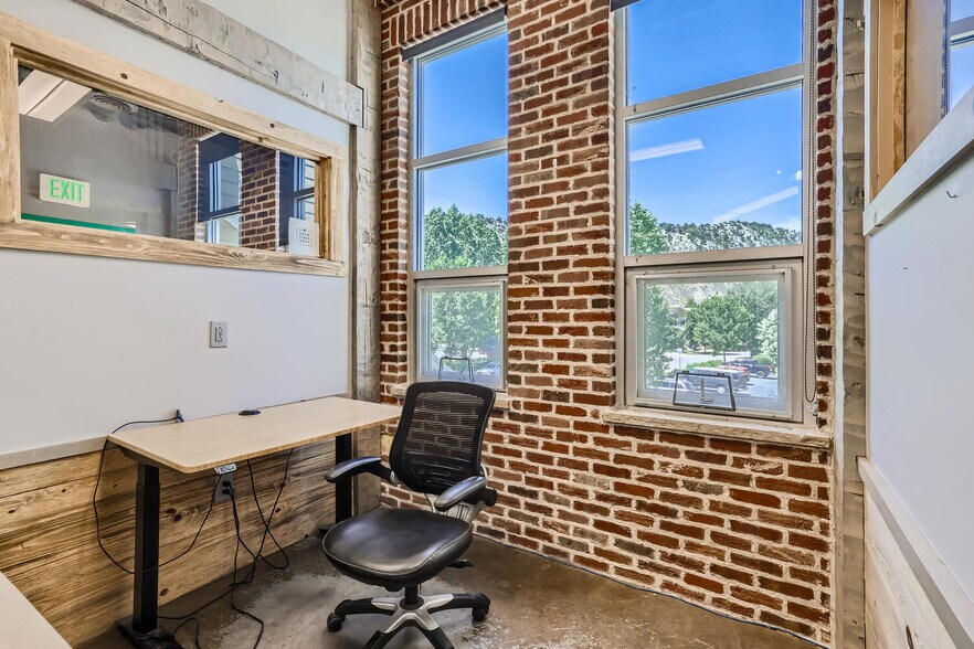 More Photos Of 1099 Capitol St, Eagle Office For Sale