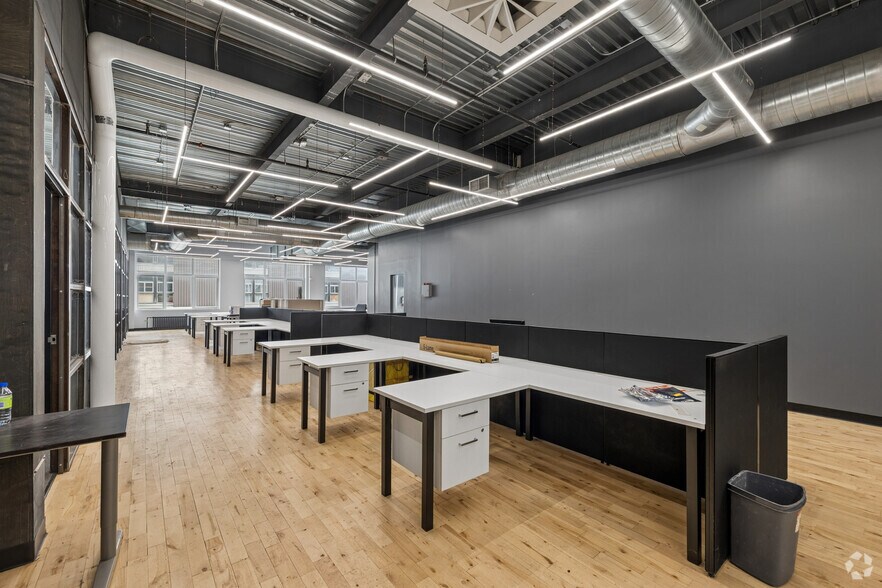 More Photos Of 279 Rue Sherbrooke O, Montréal Office Residential For Lease