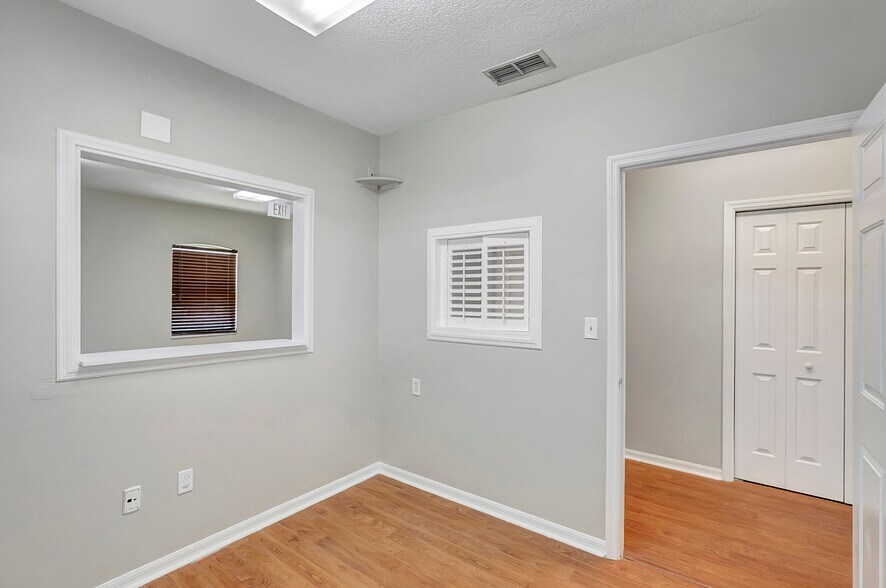 More Photos Of 28953 Wesley Chapel Blvd, Wesley Chapel Office For Lease