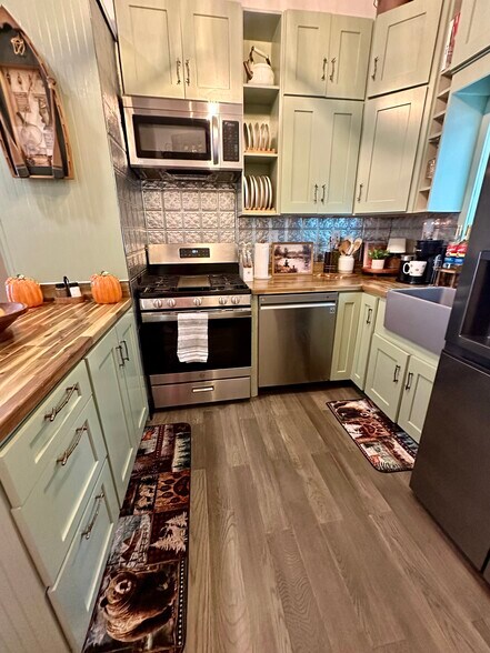 More Photos Of 4265 Goose Point Rd, Bassett Marina For Sale