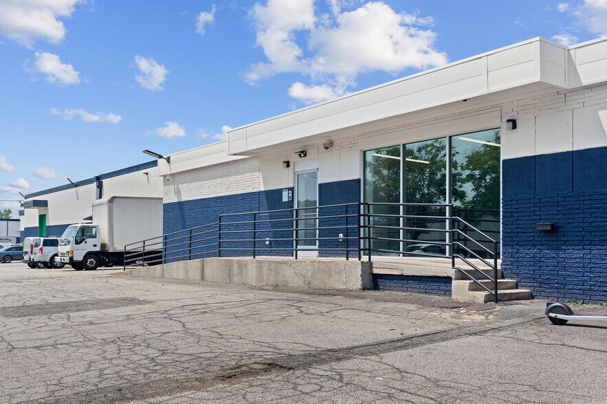 More Photos Of 1650 Marietta Blvd NW, Atlanta Parking Lot For Lease