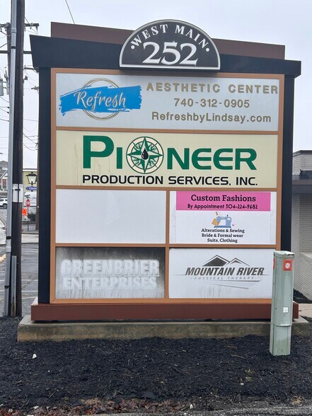 More Photos Of 252 W Main St, Saint Clairsville Medical For Lease