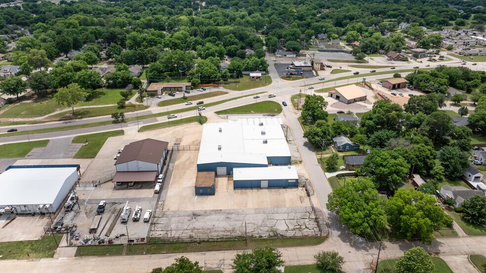 More Photos Of 1511 W Broadway St, Ardmore Auto Dealership For Sale
