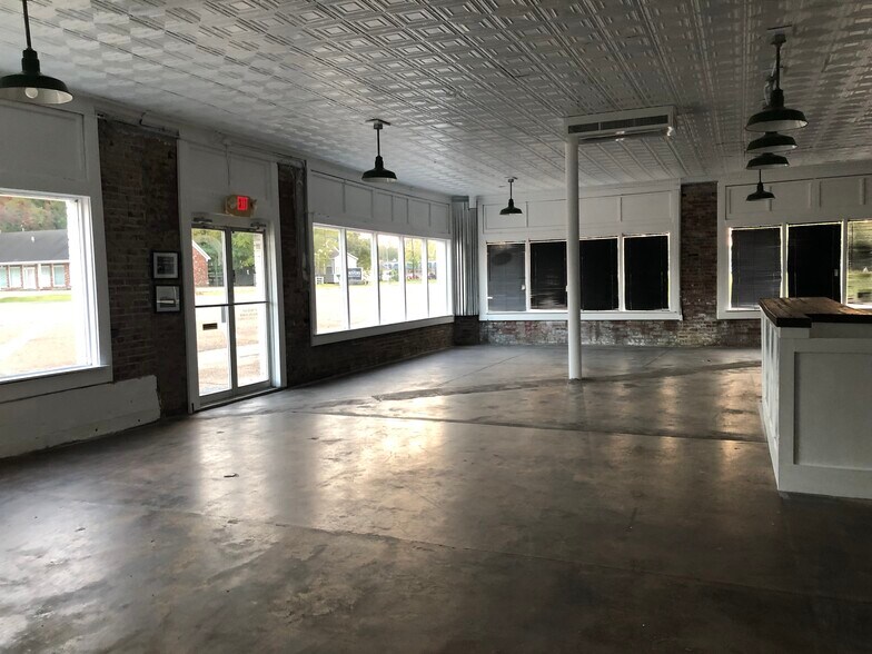 More Photos Of 11994 Highway 70, Arlington Warehouse For Lease