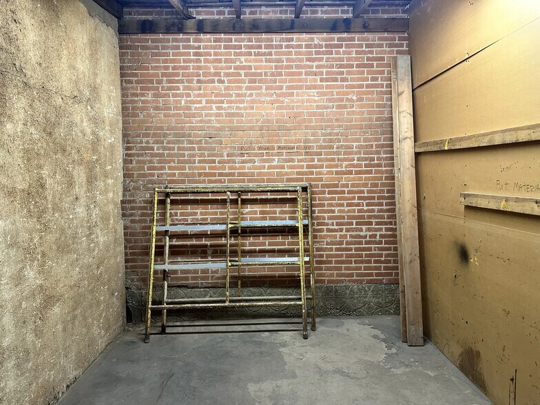 More Photos Of 1109 Walnut St, Abilene Warehouse For Sale