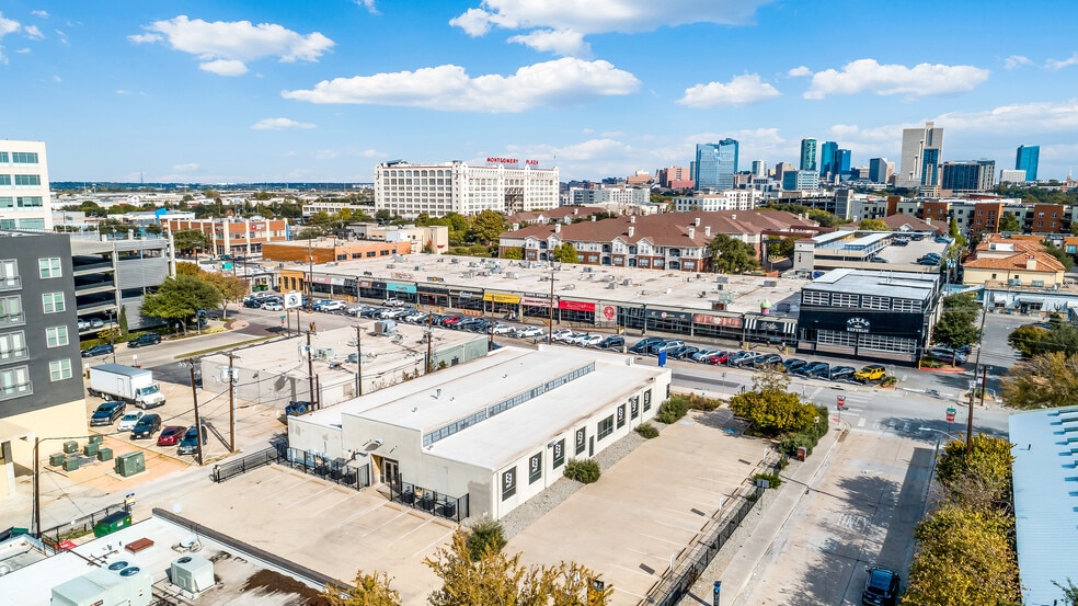 More Photos Of 920 Foch St, Fort Worth Freestanding For Lease